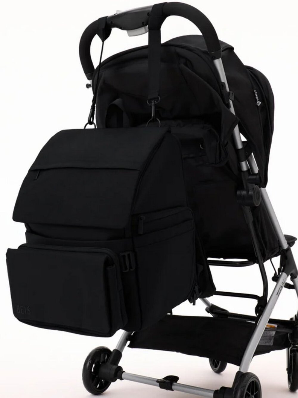 The Ultimate Diaper Backpack in Black - NWT still in original packaging - Picture 4 of 8